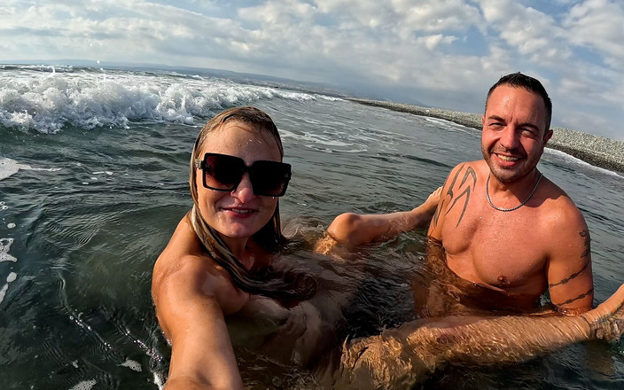 Lina Mila: ワイルドアウトドアエクストリーム?!海の真ん中で素人波イキ!