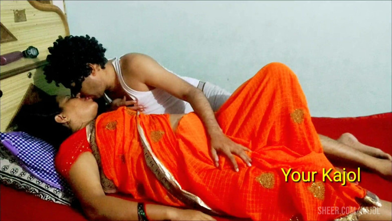 Lustykajolbhabhi: เดซีเย็ดในบ้านเธอ