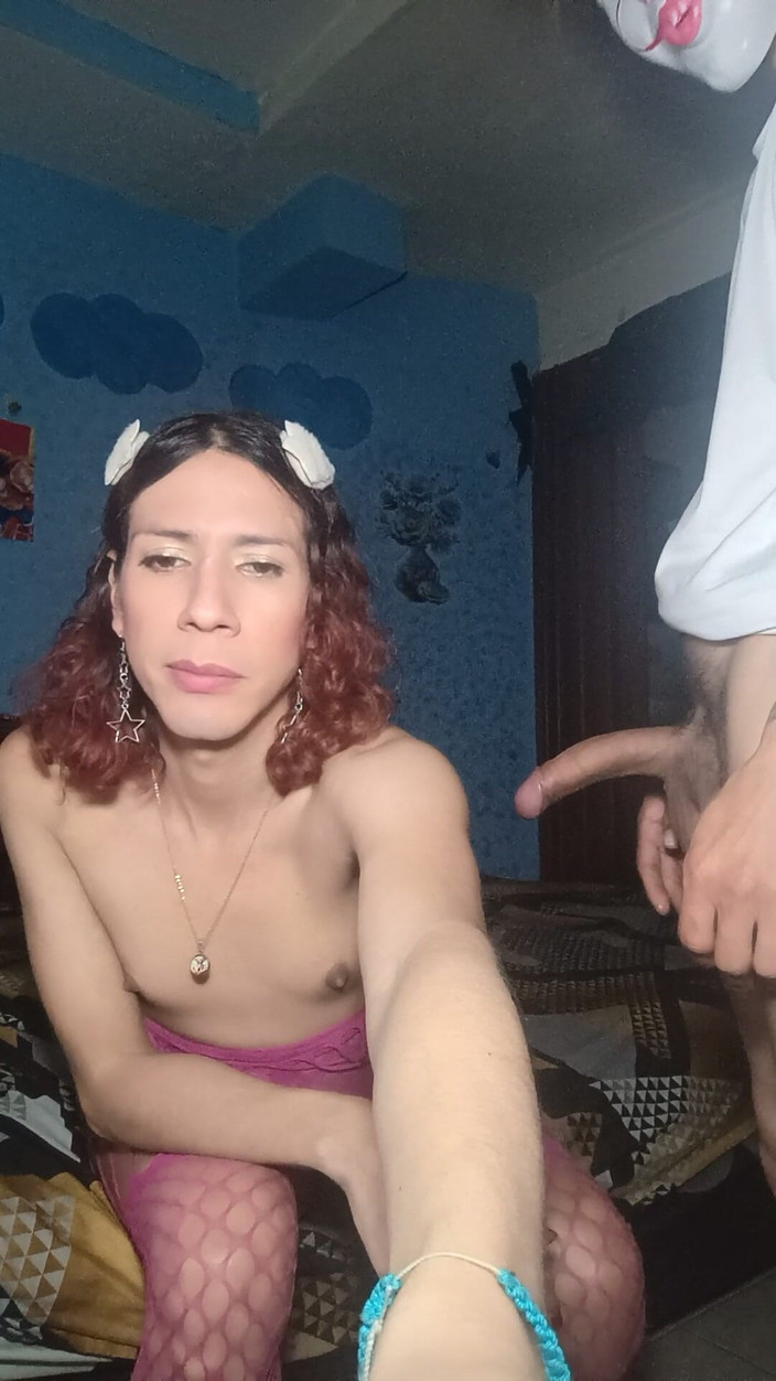 Femboy from Colombia: 享受每一刻就是主意