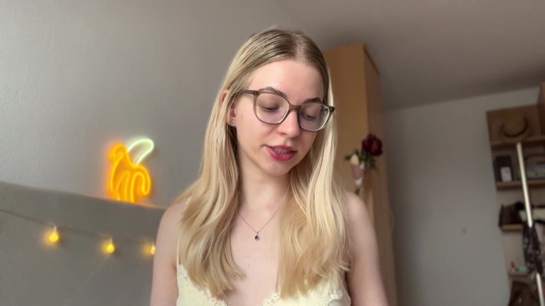 Goddess_Bella_Rae: Comment laisser une maîtresse (quand c’est trop dur) accro au femdom !