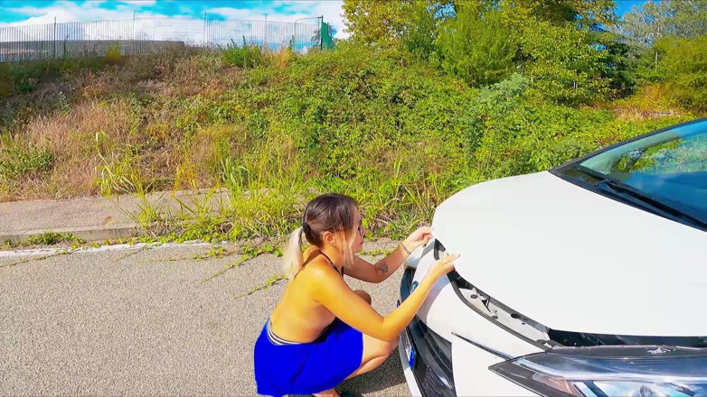 Chri Ursula: Meu carro quebrou, felizmente o reboque chegou, mas eu não...