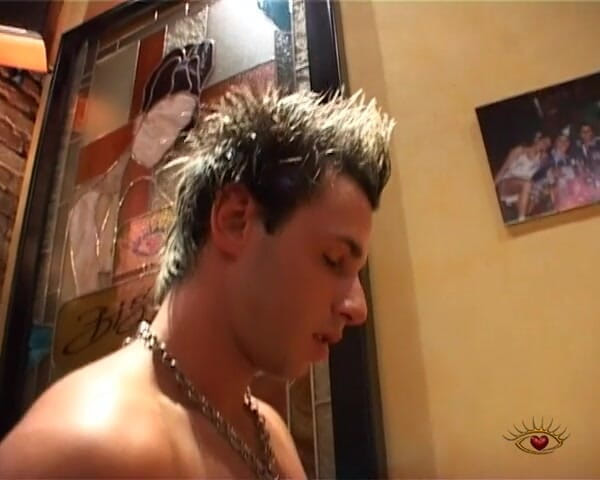 Big Sister: Rubia peluda, consolador doble y dos chicos