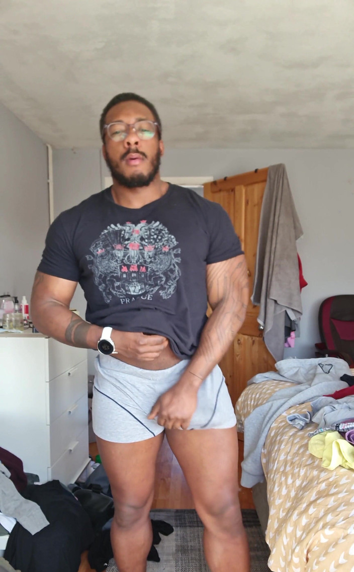 Amadeus: 弹跳那个鸡巴！