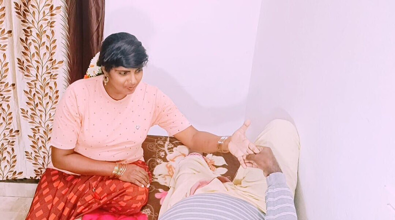 Telugu honey lips: Villege покоївка з власником будинку телугу брудні розмови.