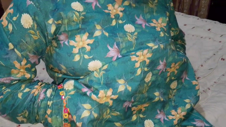 RedQueenRQ: Pierwszy raz seks analny z Desi Indian Bhabhi