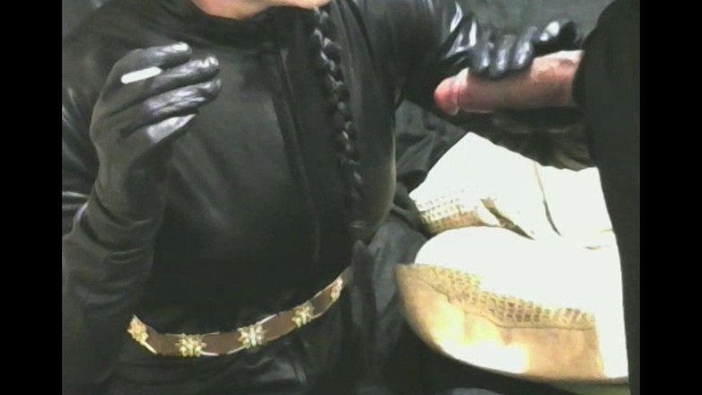 Peternorthlegend: Sarung tangan kulit ngocok kontol sampai dicrot sperma banyak banget