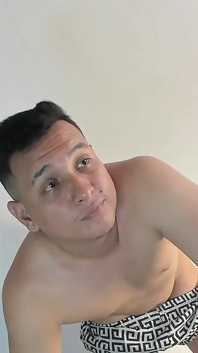 Tomas Styl Online Playing and Masturbating with Chat Friends