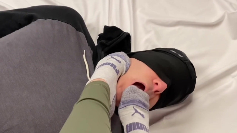 Feet Factory: 펨돔 - 노예 내 발을 핥아