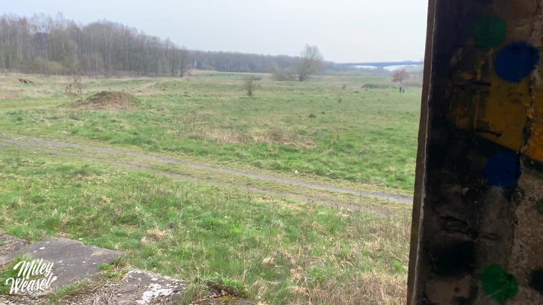 Miley Weasel: Гаряча німецька Майлі Ткаель має ризикований секс на публіці