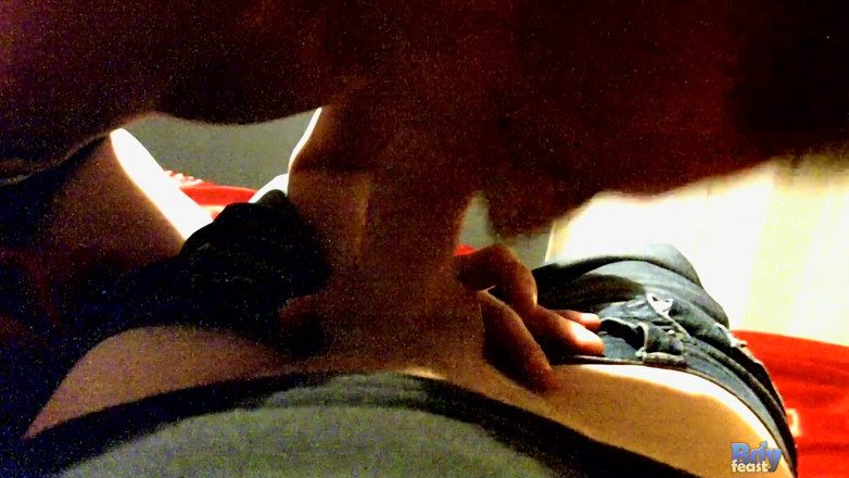 Holo twinks: Erik Reese Blows Trace Van De Kamp