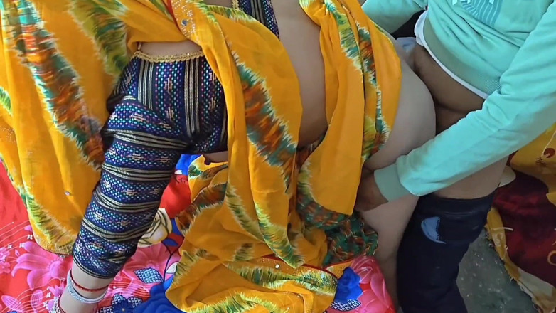 Lalita Singh: 21-jarig stel seks huisvrouw op zijn hondjes harde neukpartij seks