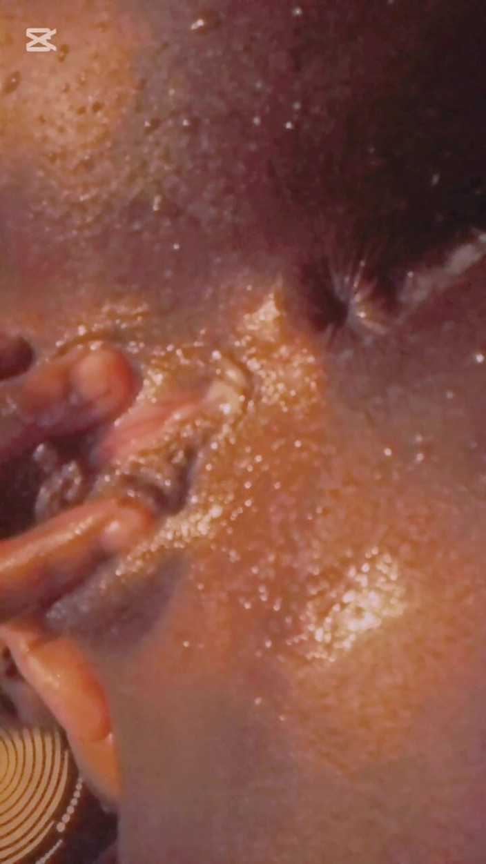 Trippleslut: Pizdă lesbiană sexy cu ejaculare și spermă, futai anal vs pizdă