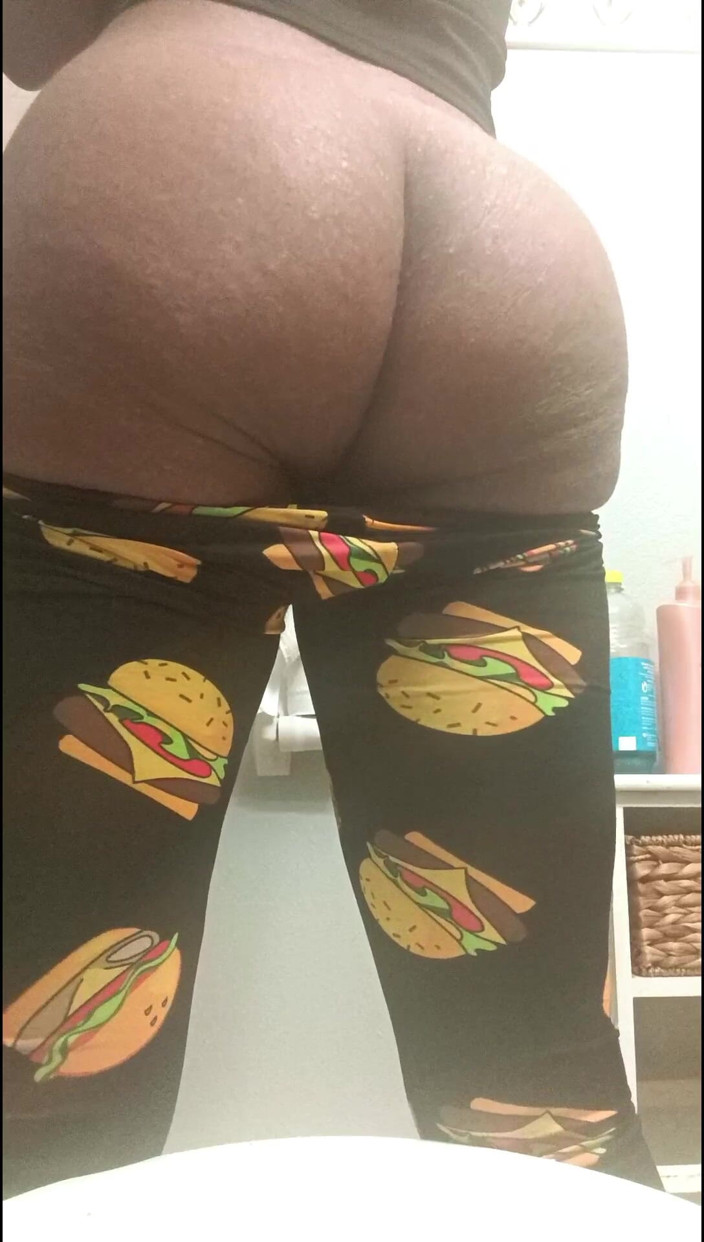 Hot chocolate 233: Teen Sneaks to Show off Her Fat Ass