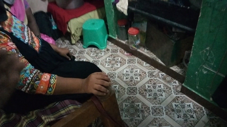 Tamil lesbian: Przypadkowa rozmowa po seksie