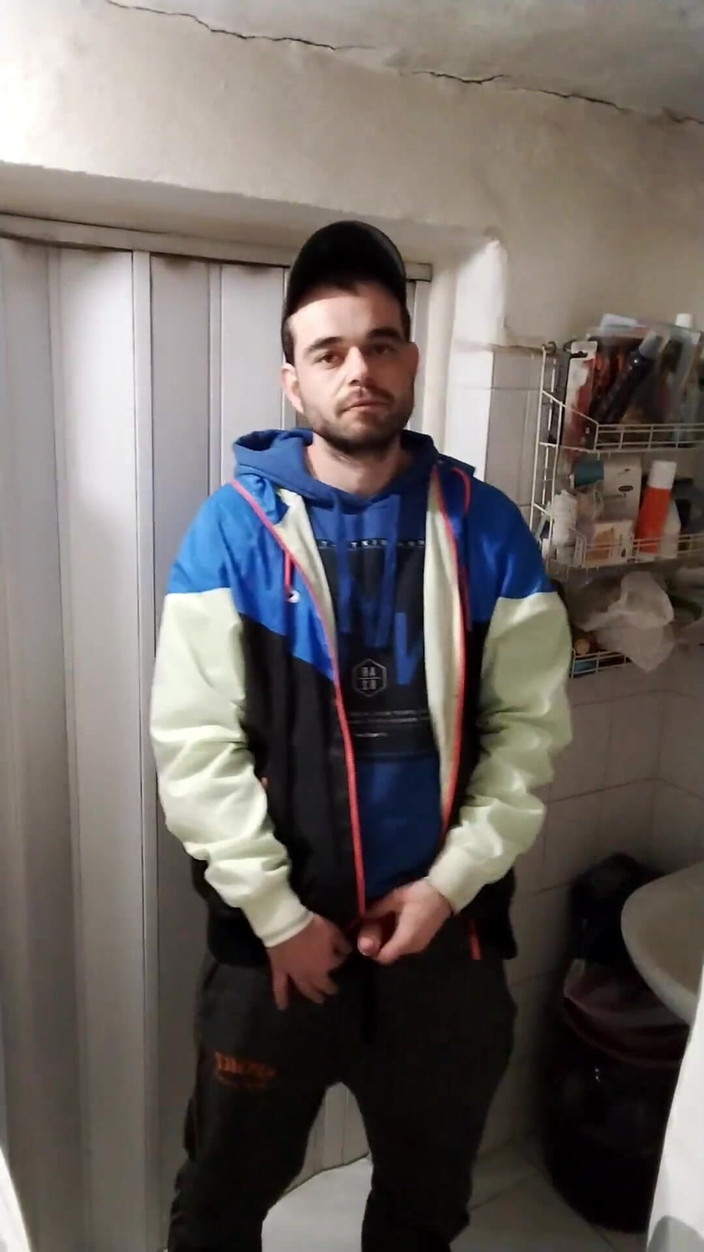 jerkofflover: 화장실에서 전 남자친구에게 자위하고 있는데, 그는 잠이 들었고 나에게 줄 사람이 없었기 때문입니다.