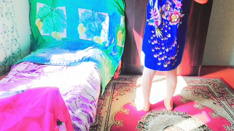 Kitty_Cross: Crossdresser yang suka bermain menggoda untuk menangkap mata awak