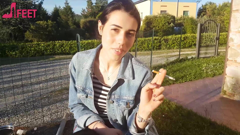 Smokin Fetish: Petra smokes her ciggaretes outdoor