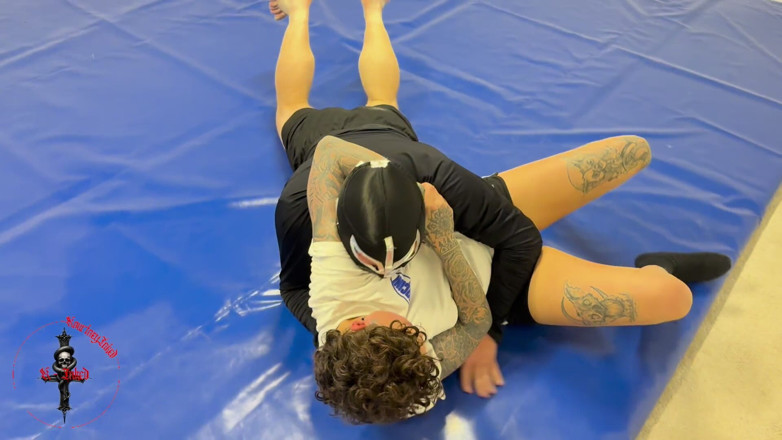 She Wrestle: Kourtneyinked Wrestles Pathetic Guy