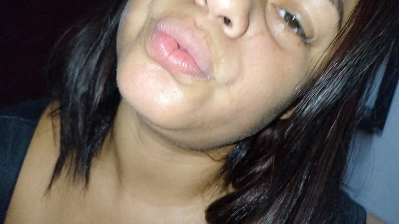 AngyAmazon: Diffondi tutta la mia figa per te