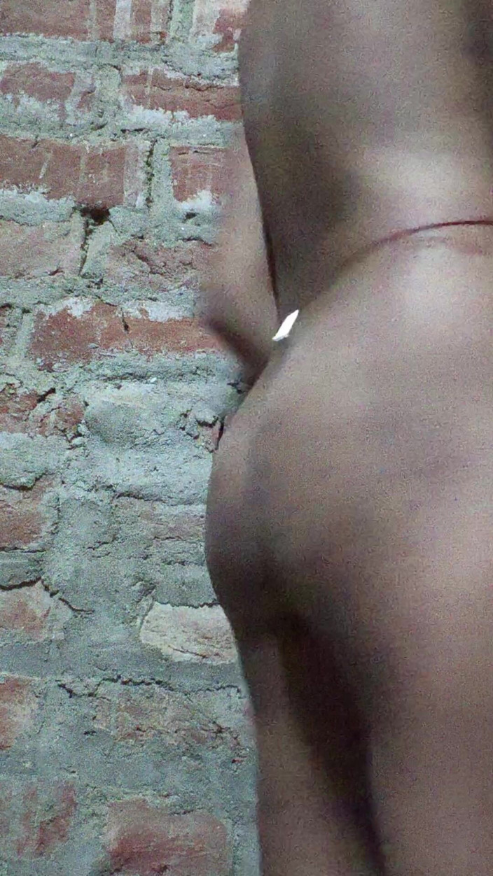 Moma: Video gợi cảm