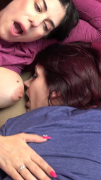 Scarlett erwischt betrügende ehefrau anna beim ficken