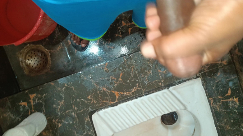 MILAN BABU: Silný velký penis, velmi tvrdá masturbace