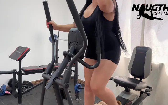 NaughtyColombia: Girl Masturbates in the Gym While She Is Alone Exercising