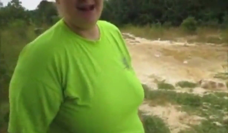 Fat House Wife: Hot wife in front yard sucking hard dick &amp; swallowing mouth...