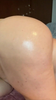 Hot Shygirlfromeurope Plays with Her Fuckmachine!!! She Is so Wet and Pussy Queef a Lot