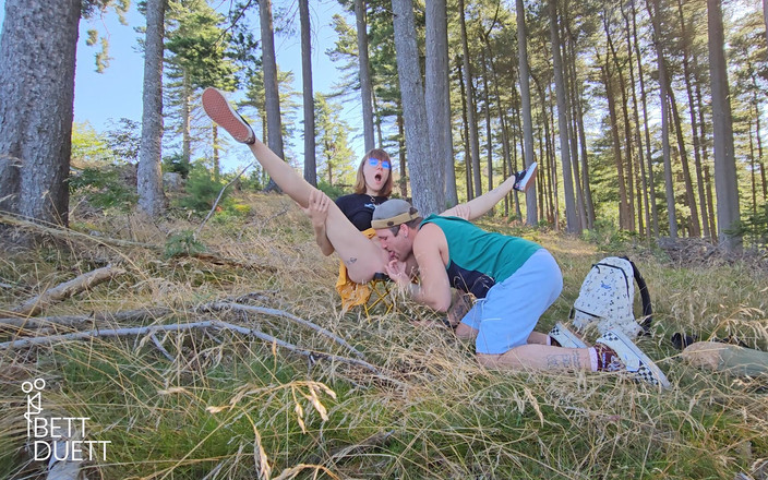 BettDuett: Vriendin gelikt en buitenshuis geneukt!!