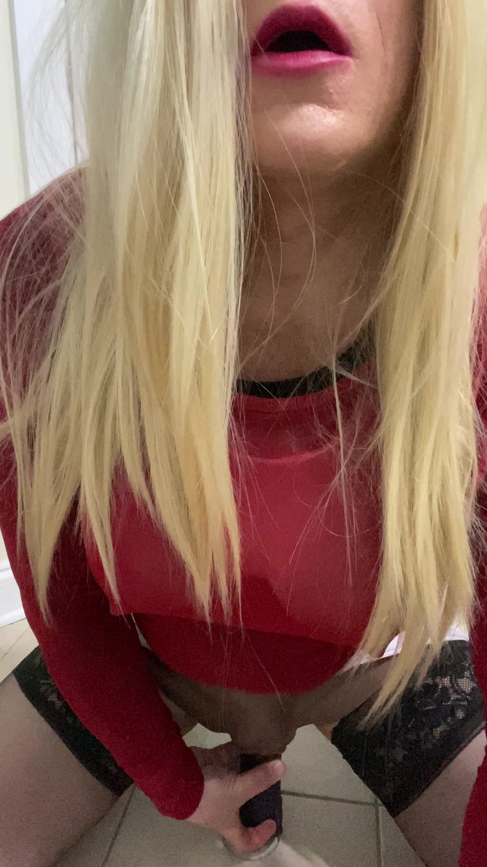 MadisonCD2025: La vera parte 2 di un sexy travestito che indossa una...