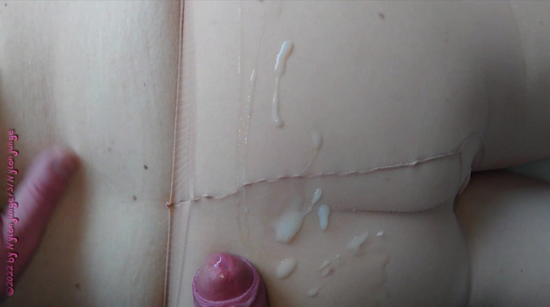 NylonjungeCarmen: Nylonjunge fucks a granny in pantyhose