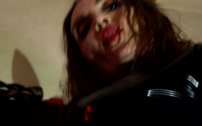 Eva Latexxx: BDSM Femdom Mistress Eva Latex Facesitting Dominatrix Slave Mask Rubber...
