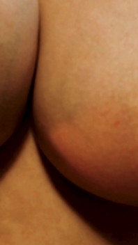 Les gros seins de lait de la jeune belle-mère pour vous
