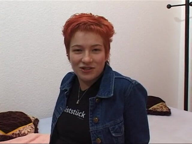 Lucky Wankerz: Roșcata ademanitoare te va face să fii excitat