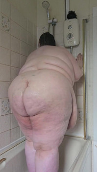 Sensual Shower of an SSBBW Goddess Part 1