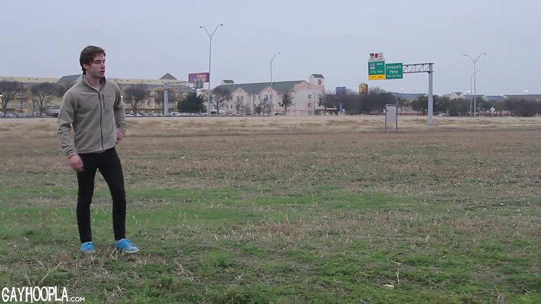 Gay Hoopla: Il ginnasta e skater nudo non tagliato Eric Morning