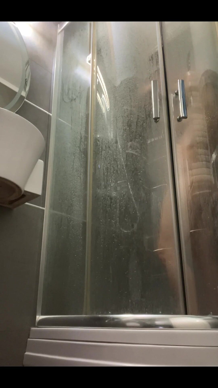 Crypto Mommy: プールから蹴り出された