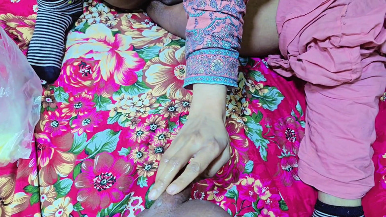 Faryal: Pierwszy raz Bhabi Devar sex-load jęki