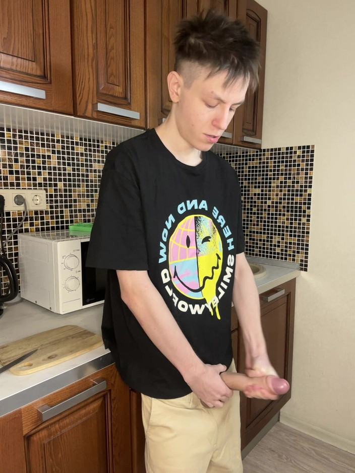 Morflot24: Tryskající mrdková rozkoš mladého Twinka