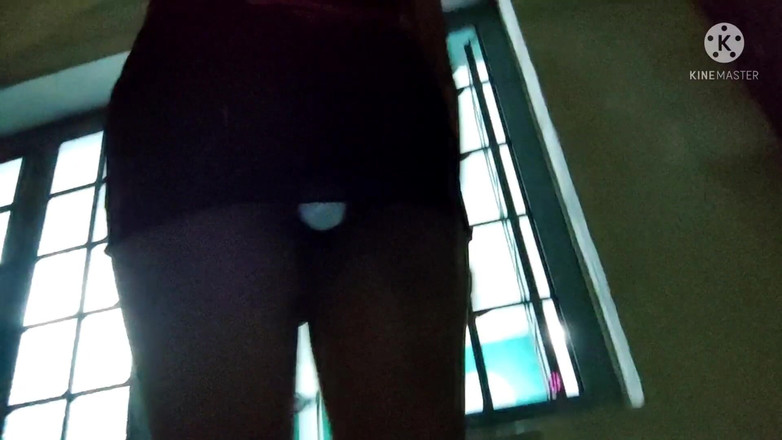 Traviezisha: Sissy transvestã¤t geht draußen mit einem vibrator in ihrem arsch...