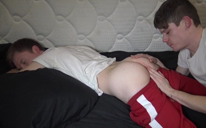 BAREBACK PARTY AT BOYBERRY CRUISING: First porn clip for twinks 20 yo