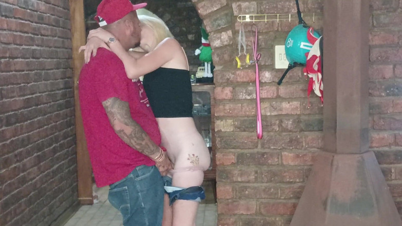 Bigjoefuckalott: Horny Blonde S*** Came to Get F*****
