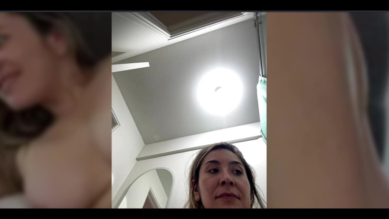 Isabella Tarek: プッシーショーライブカム