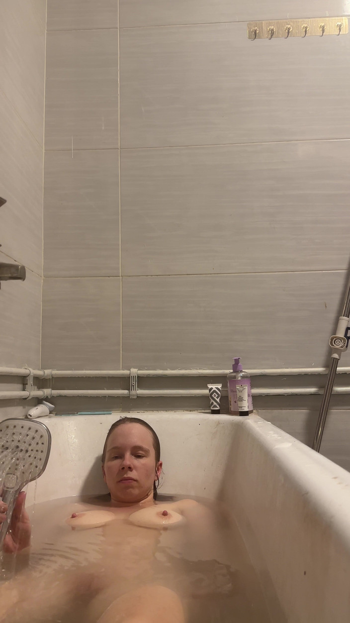 SweetLucy96: Bạn thích điều gì nhất ở tôi?