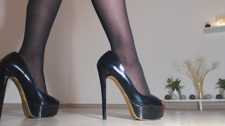 LegsOnHeels: Cặp nền tảng độc đáo mà tôi thích trêu chọc trong