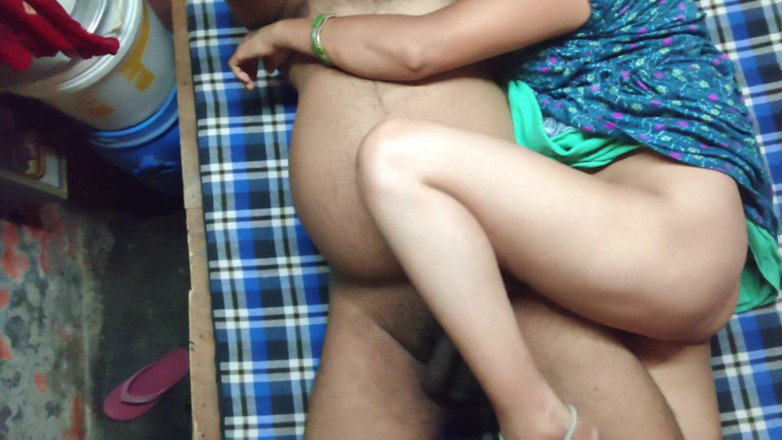 Meenu raj: Eu fui à casa da esposa do vizinho, apertou seus peitos...