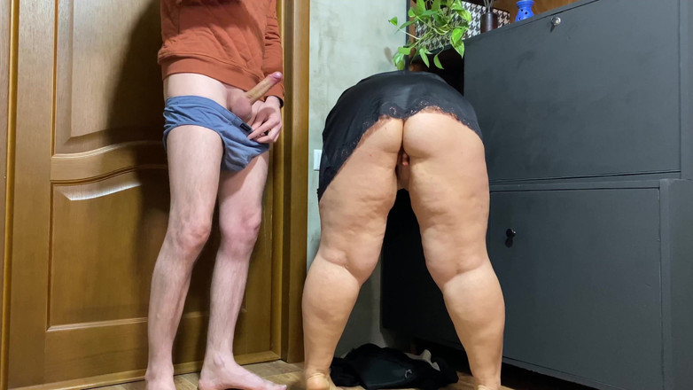 OurFetishLife: 我射在我的岳母睡衣上