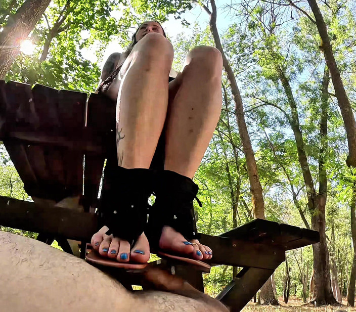 Mistressyammyboots: जंगल की मालकिन: तलवों के नीचे प्रस्तुत करना