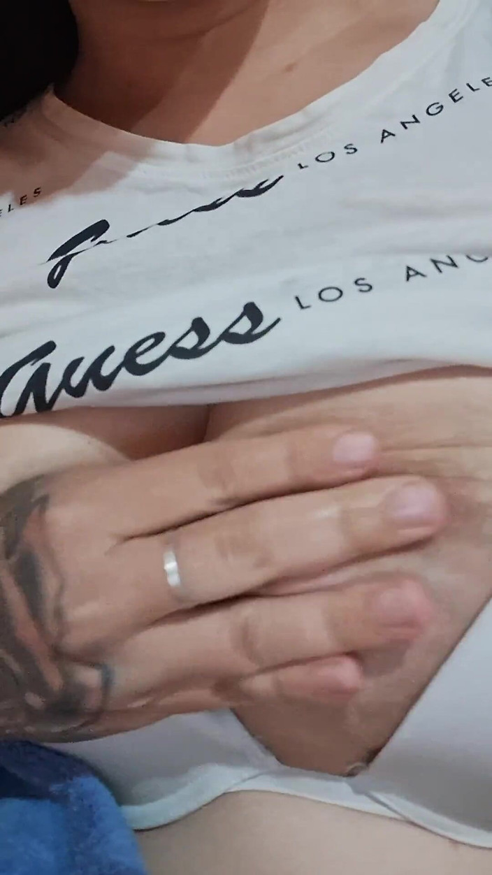 Noemileon: 그녀의 질을 가지고 노는 거유의 칠레 아마추어 라틴계 모델